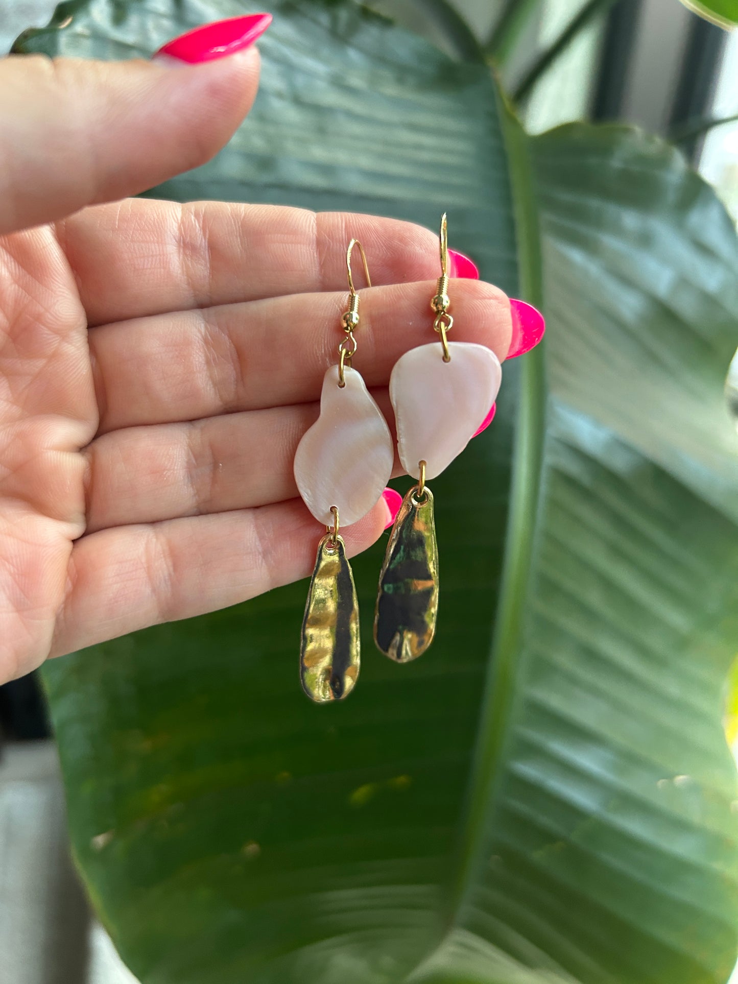 Korla - Pink Mussel + Hammered Gold Dangling Earrings