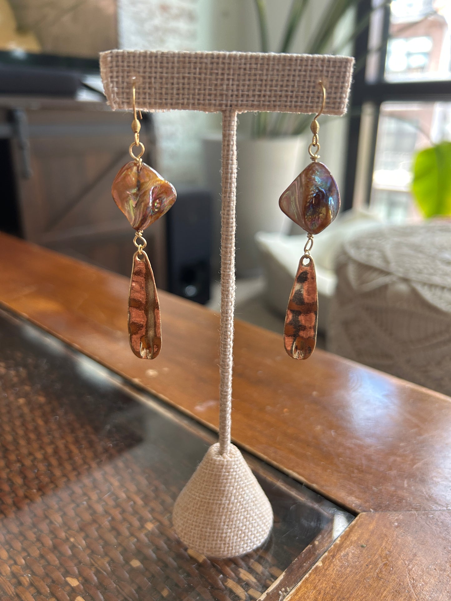 Mother of Pearl - Dangling earrings