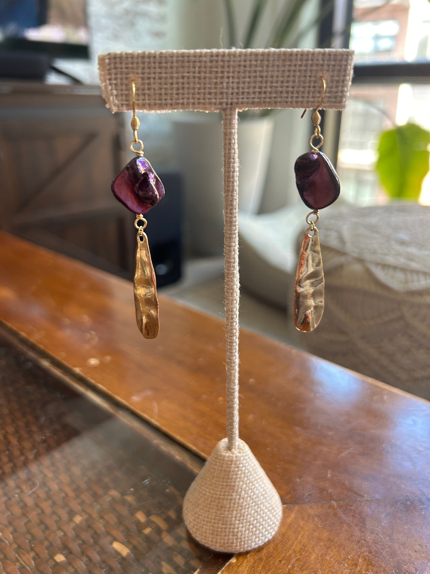 Mother of Pearl - Dangling earrings