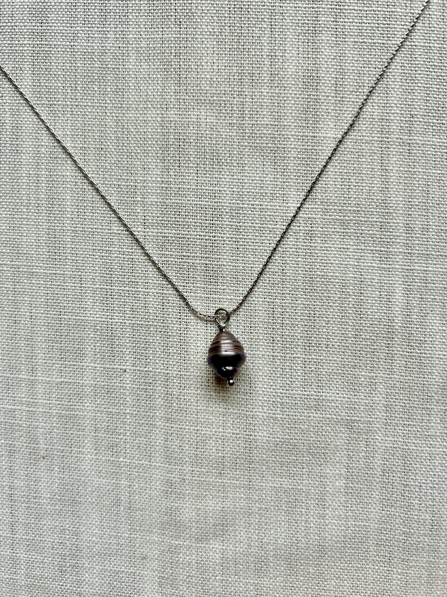 Simple Pearl Necklace - Gold and Silver