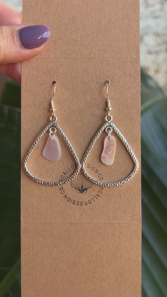 Pink mussel hanging earrings - Alba collection